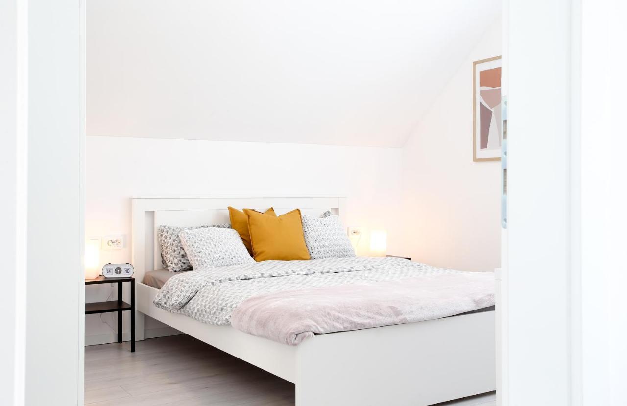White Arena Apartma *